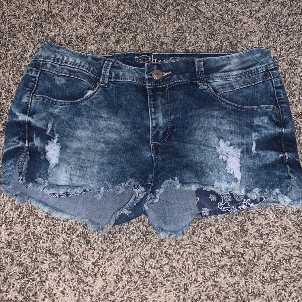 Low rise denim shorts